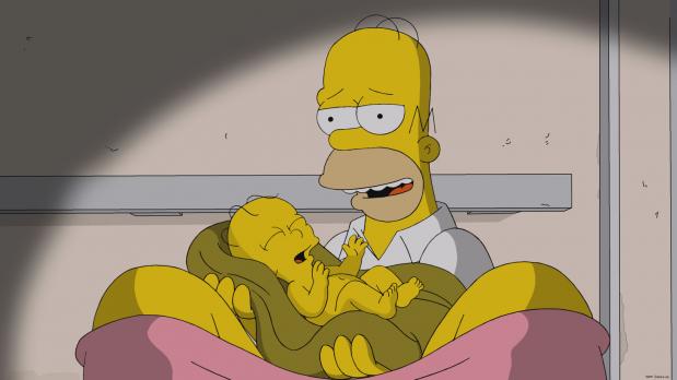 Homer bleibt mit einer hochschwangeren Frau im Aufzug stecken. Mit seiner Hilfe bekommt sie dort ihr Kind - und nennt es aus Dankbarkeit Homer Junior. Homer entwickelt bald eine erstaunliche Zuneigung zu dem Kind. Irgendwann verbringt er mit ihm mehr Zeit als mit seiner eigenen Familie. Als Marge herausfindet, wo sich Homer nach der Arbeit immer...