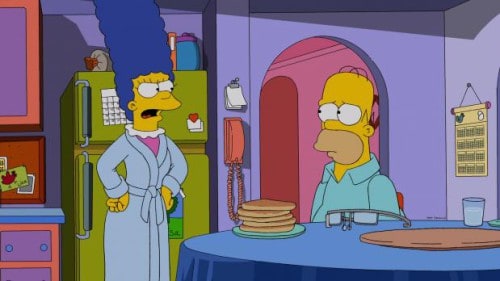 Als Weihnachtsgeschenk bekommen Homer und seine Kollegen im Kernkraftwerk eine hypermoderne Datenbrille. Natürlich hat Mr. Burns das Geschenk nicht ohne Hintergedanken ausgewählt. Über die Kamera in der Brille kann er seinen Angestellten nachspionieren. Als Homer Marge die Brille ausleiht, entdeckt er, dass Marge jeden Mittwoch zum Psychiater ge..